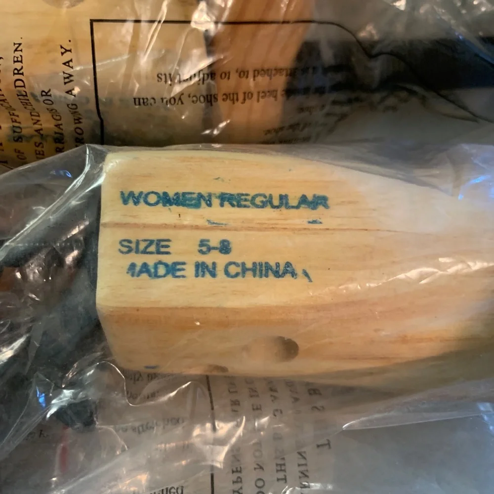 Pair of Women Regular Wooden Adjustable Shoe Stretchers Shaper Tree Size 5-8. - Picture 3 of 4